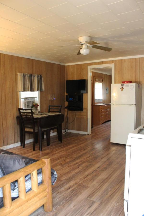 Bed and Breakfast Berry Creek Cabins Isabel Экстерьер фото