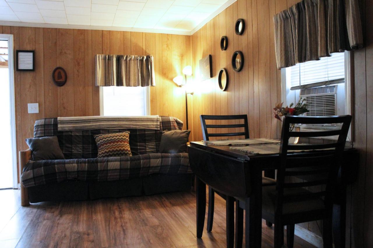 Bed and Breakfast Berry Creek Cabins Isabel Экстерьер фото