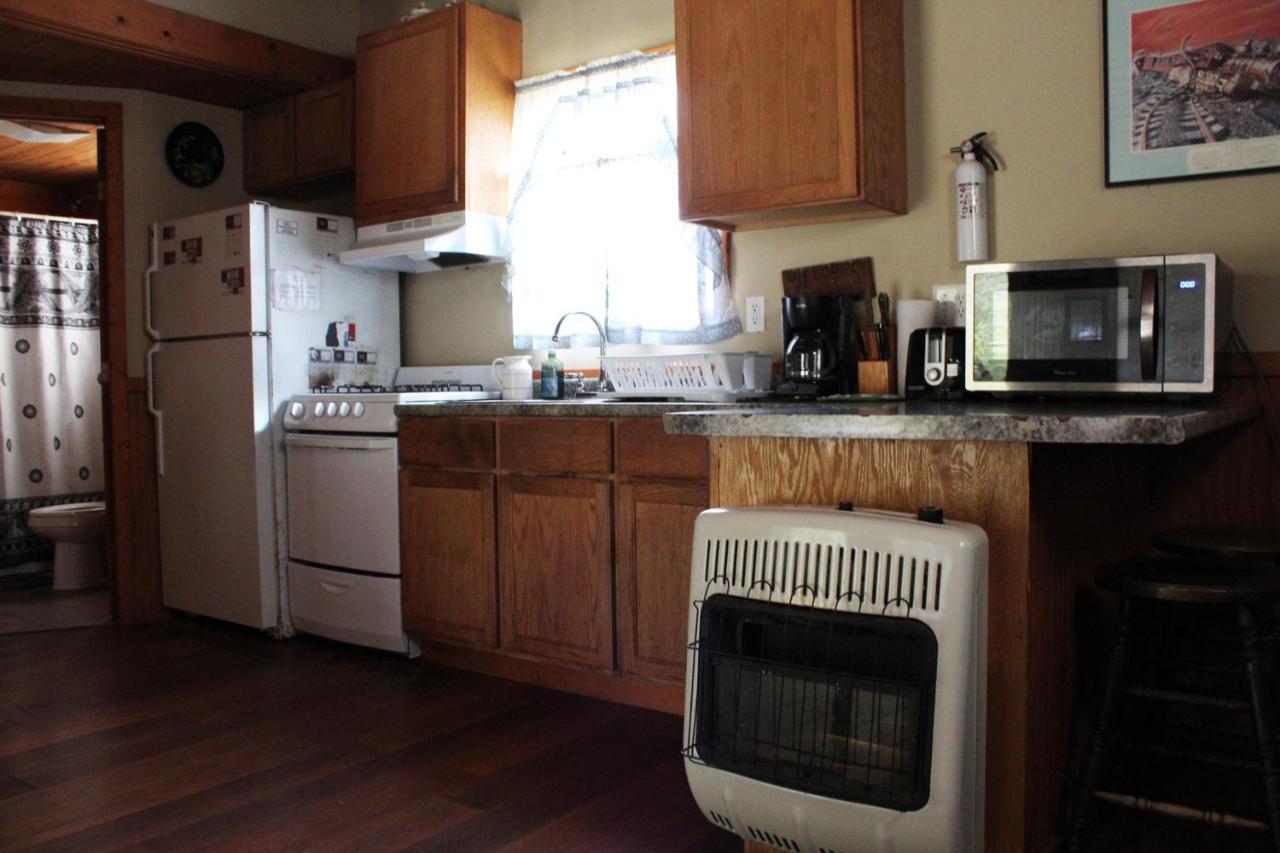 Bed and Breakfast Berry Creek Cabins Isabel Экстерьер фото