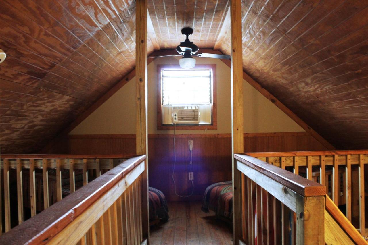 Bed and Breakfast Berry Creek Cabins Isabel Экстерьер фото