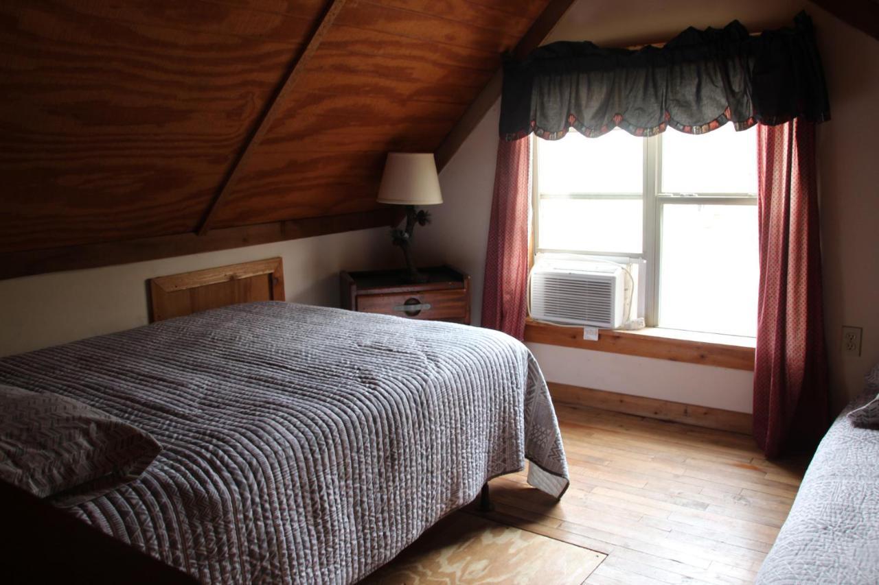 Bed and Breakfast Berry Creek Cabins Isabel Экстерьер фото
